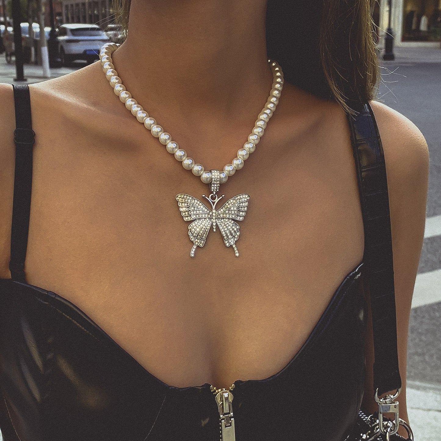 Butterfly Choker Necklace Rhinestone Pendant Necklaces Chain Sparkly Butterfly Jewerly Fashion Party Accessories for Women and Girls