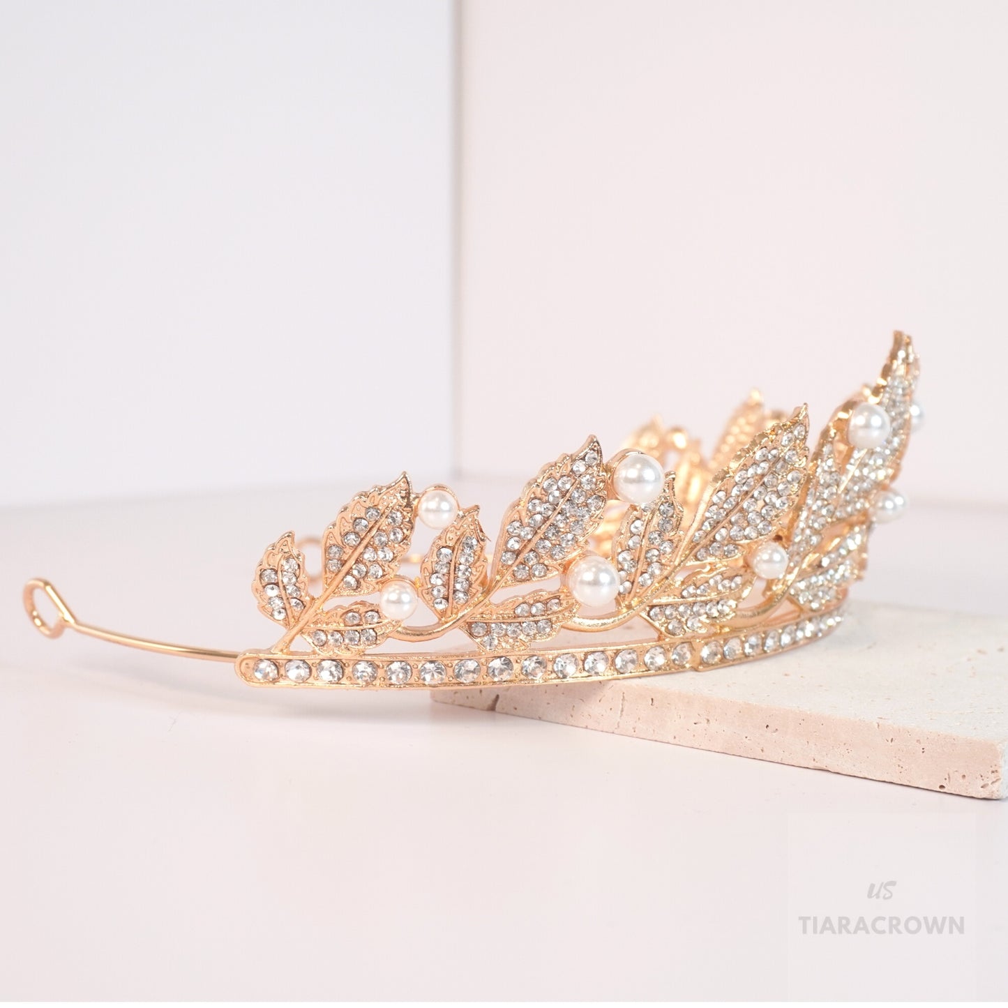Tiara for Women Girls Birthday Pearl Headband Elegant Baroque Princess Crowns Queen Crown Prom with Comb Hair Accessories